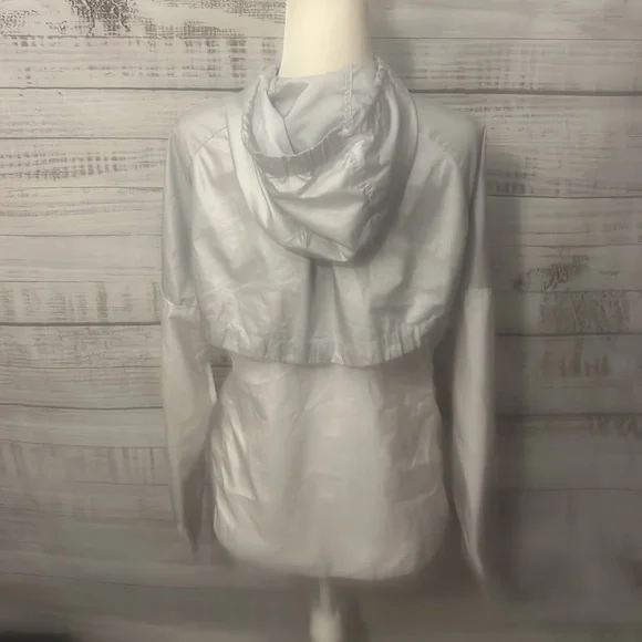 Gray Nike running jacket size medium - Picture 2 of 2